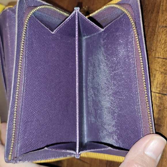 Authentic Louis Vuitton Epi yellow compact wallet - Picture 6 of 9